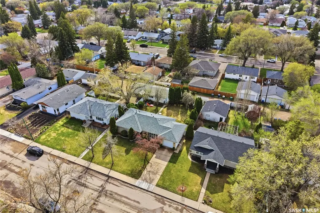 1918 Ewart Avenue Saskatoon SK S7J 1X7