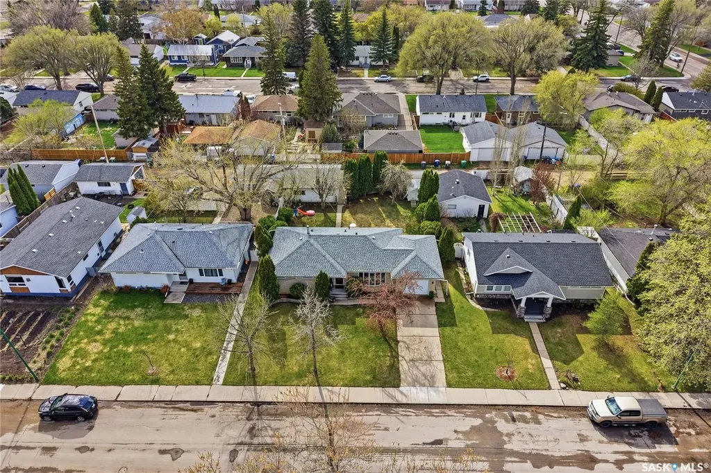 1918 Ewart Avenue Saskatoon SK S7J 1X7