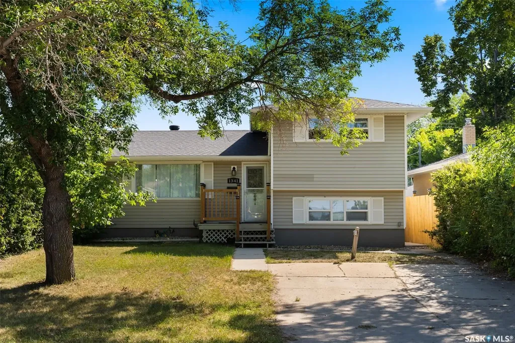 1341 9th Avenue N Regina SK S4R 0E6