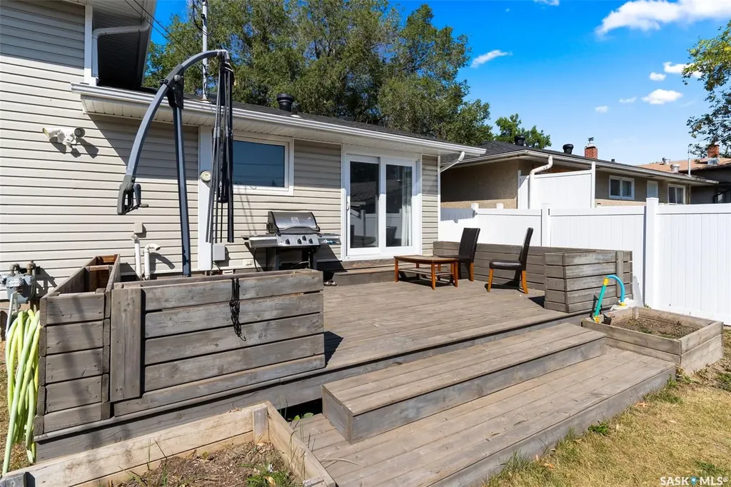 1341 9th Avenue N Regina SK S4R 0E6