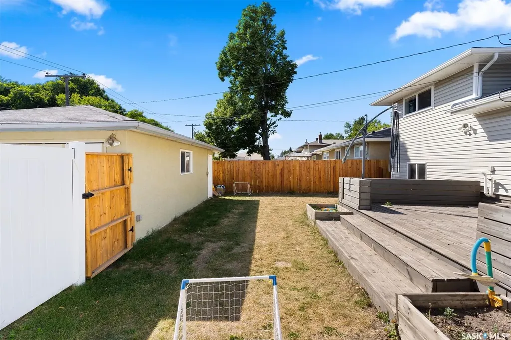 1341 9th Avenue N Regina SK S4R 0E6