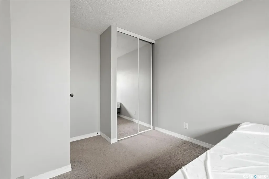 3834 Castle Road Regina SK S4S 6M7