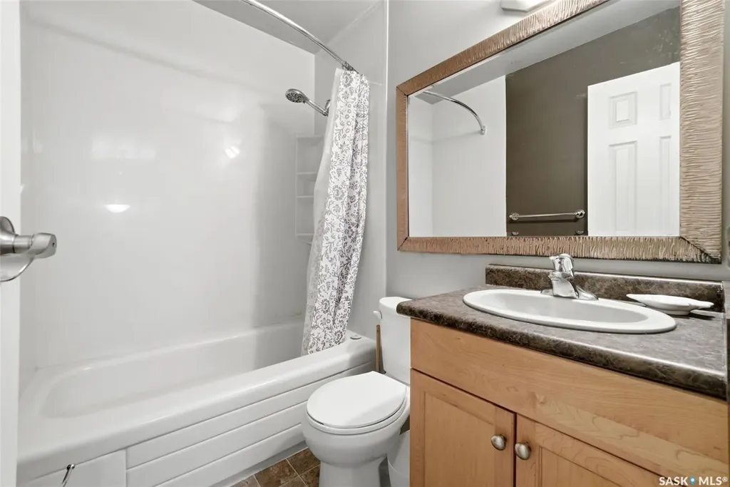 3834 Castle Road Regina SK S4S 6M7