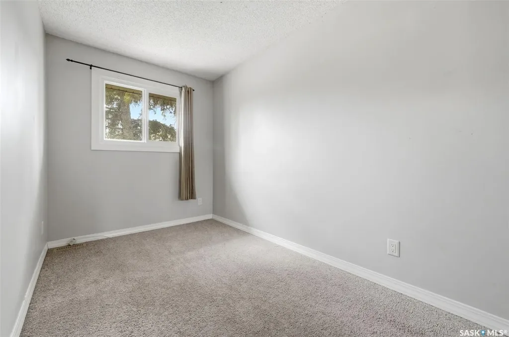 3834 Castle Road Regina SK S4S 6M7