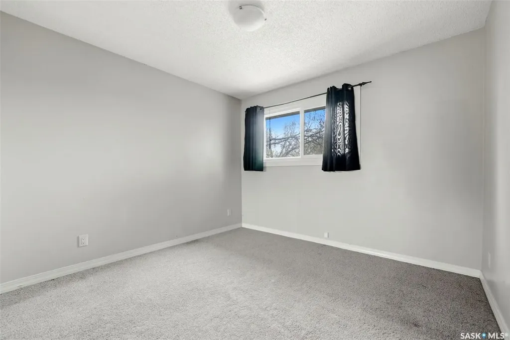 3834 Castle Road Regina SK S4S 6M7