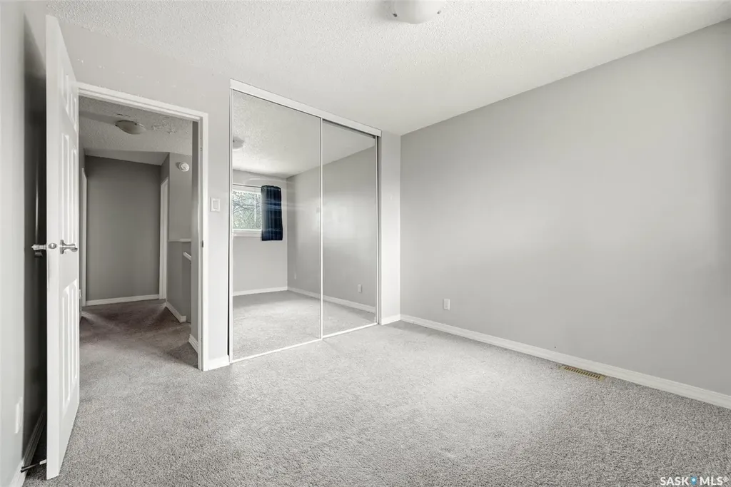 3834 Castle Road Regina SK S4S 6M7
