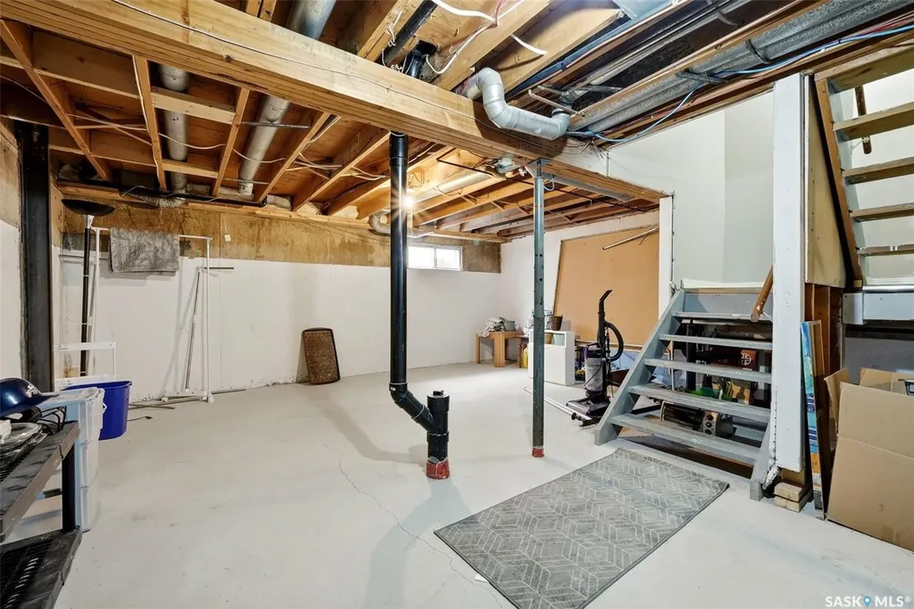 3834 Castle Road Regina SK S4S 6M7