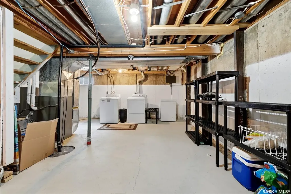 3834 Castle Road Regina SK S4S 6M7