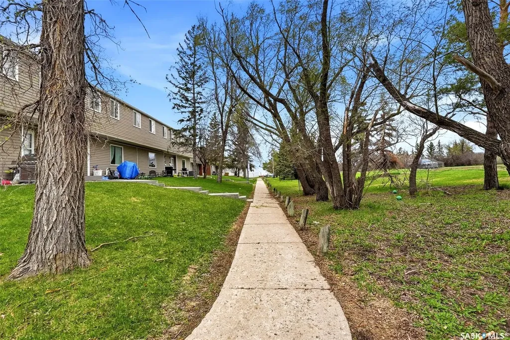 3834 Castle Road Regina SK S4S 6M7