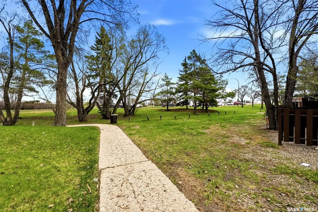 3834 Castle Road Regina SK S4S 6M7