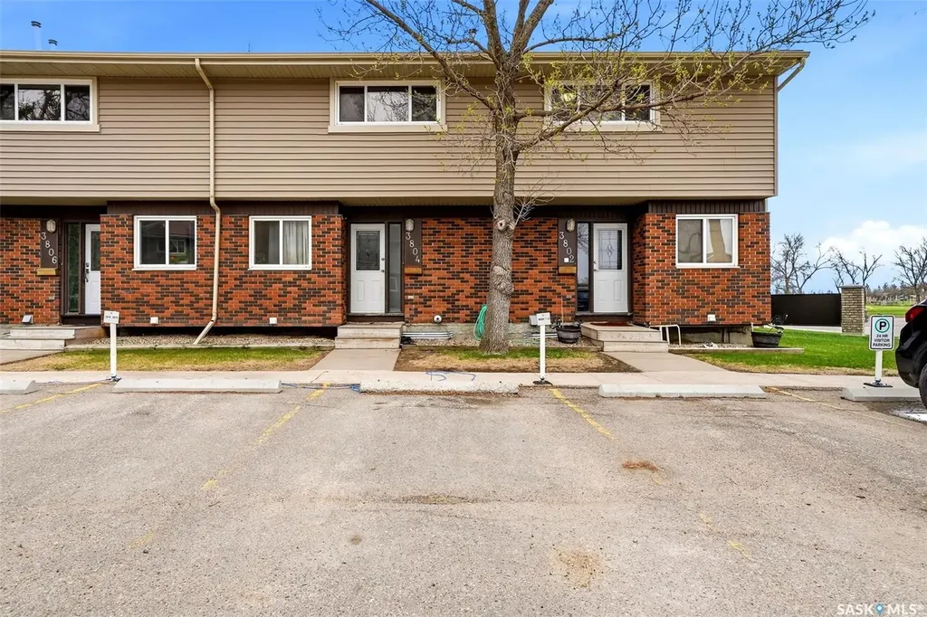 3834 Castle Road Regina SK S4S 6M7