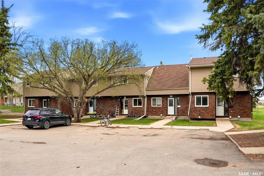 3834 Castle Road Regina SK S4S 6M7