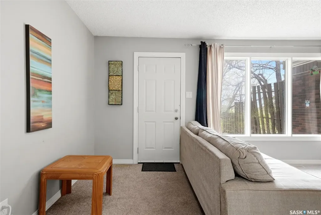 3834 Castle Road Regina SK S4S 6M7