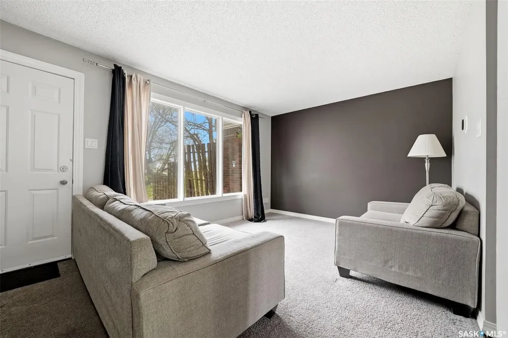 3834 Castle Road Regina SK S4S 6M7