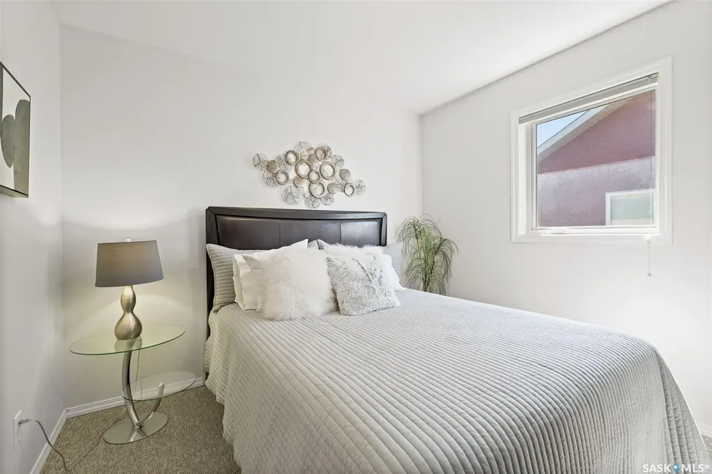 147 Blackstock Cove Saskatoon SK S7T 0H4
