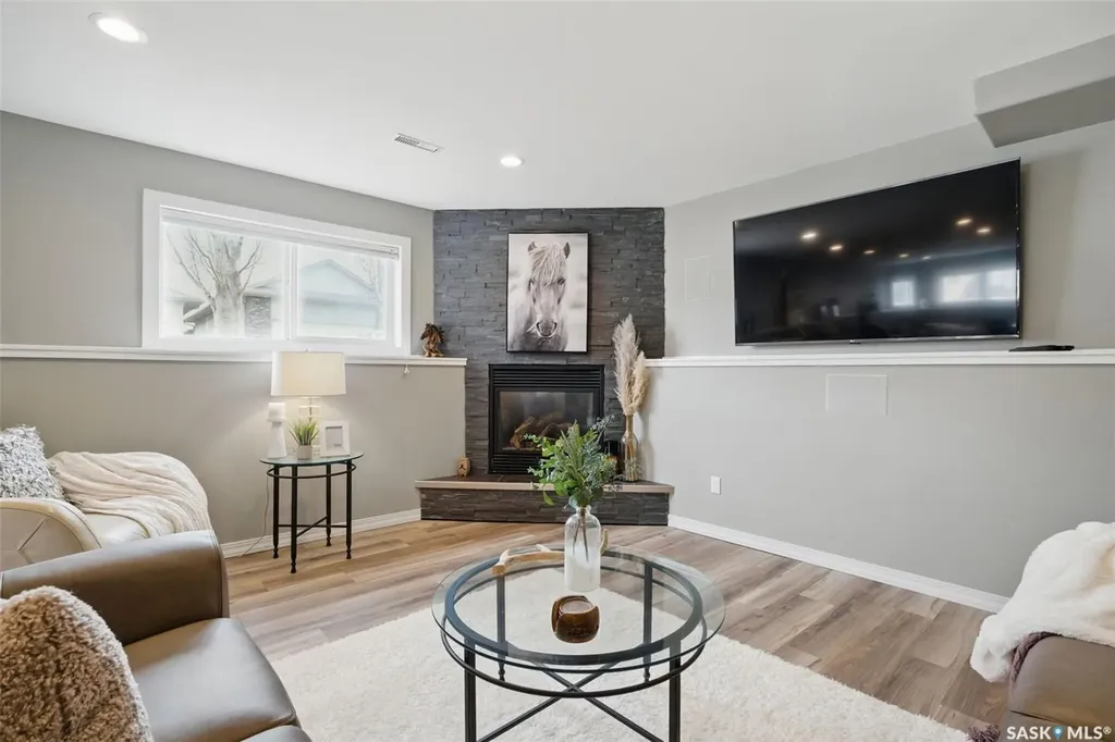147 Blackstock Cove Saskatoon SK S7T 0H4