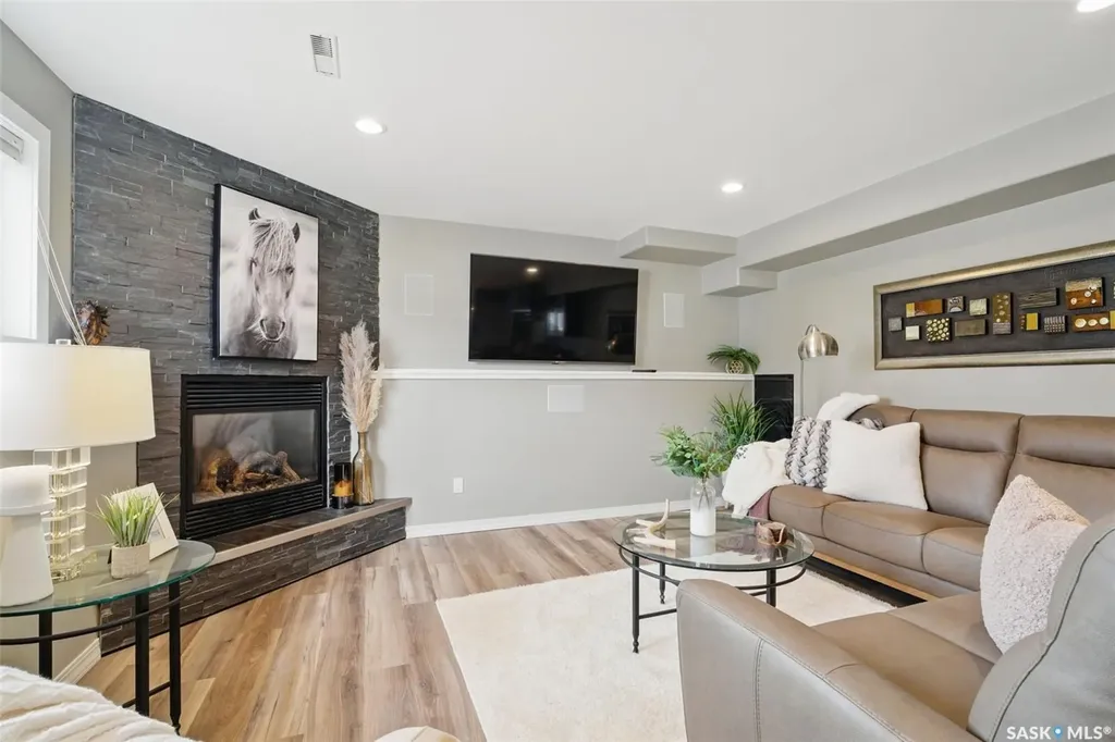 147 Blackstock Cove Saskatoon SK S7T 0H4