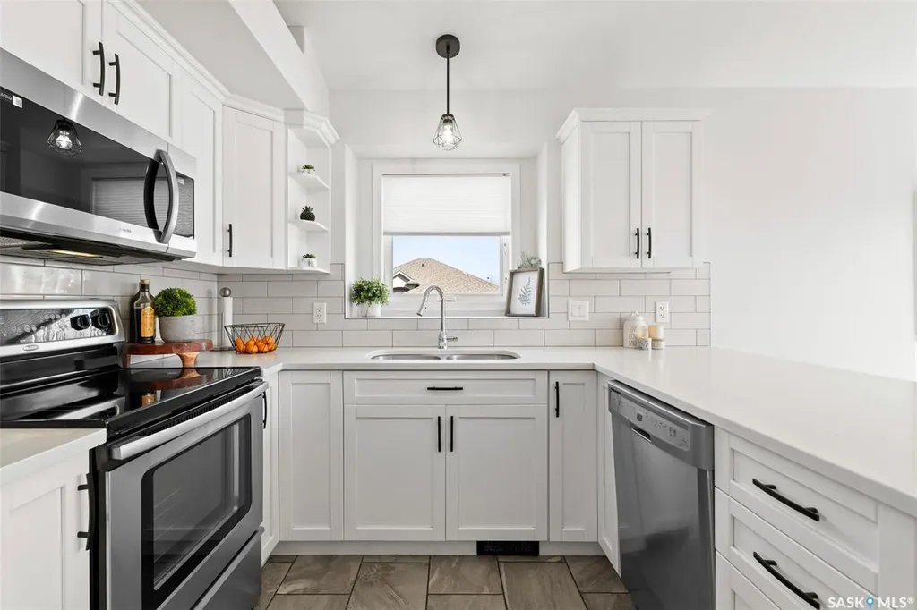 147 Blackstock Cove Saskatoon SK S7T 0H4