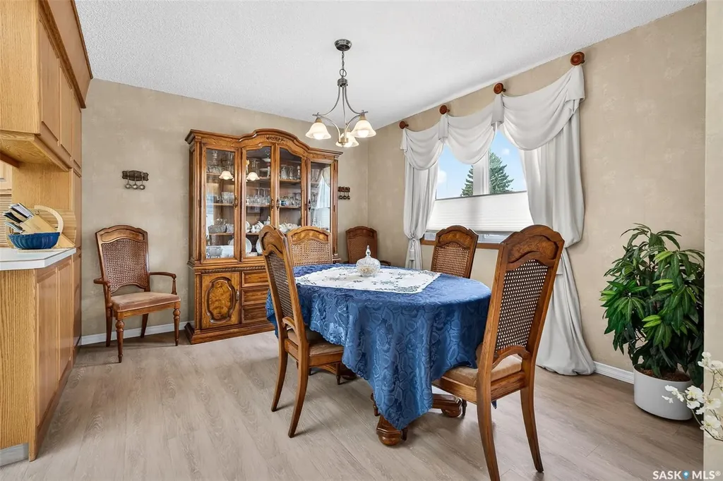 1380 Regal Crescent Moose Jaw SK S6H 7S2
