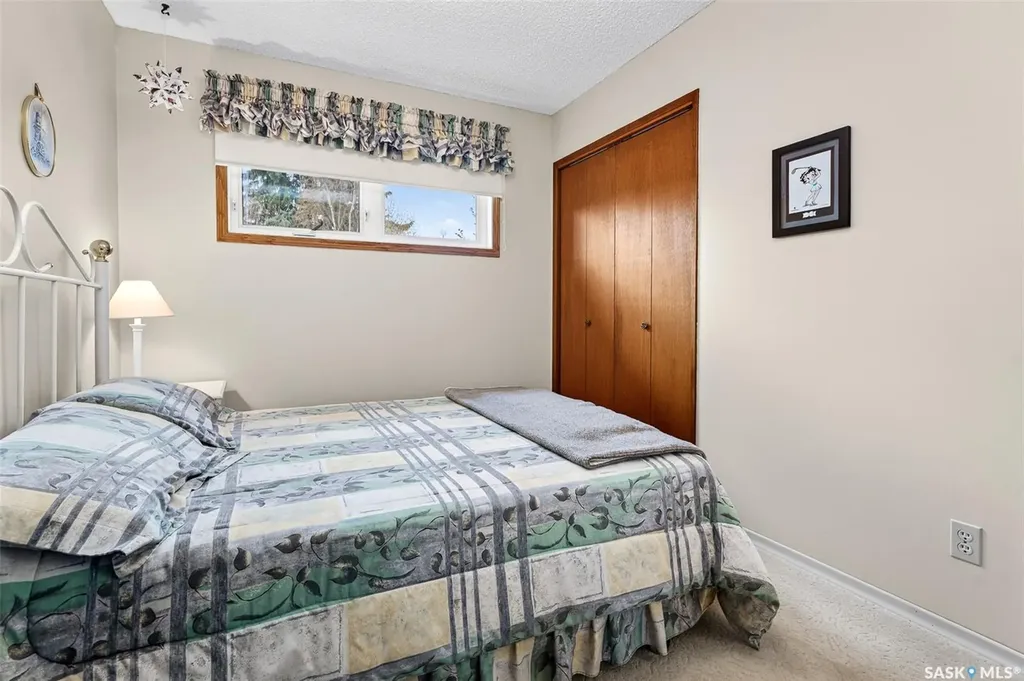 1380 Regal Crescent Moose Jaw SK S6H 7S2