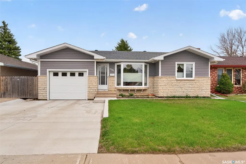 1380 Regal Crescent Moose Jaw SK S6H 7S2