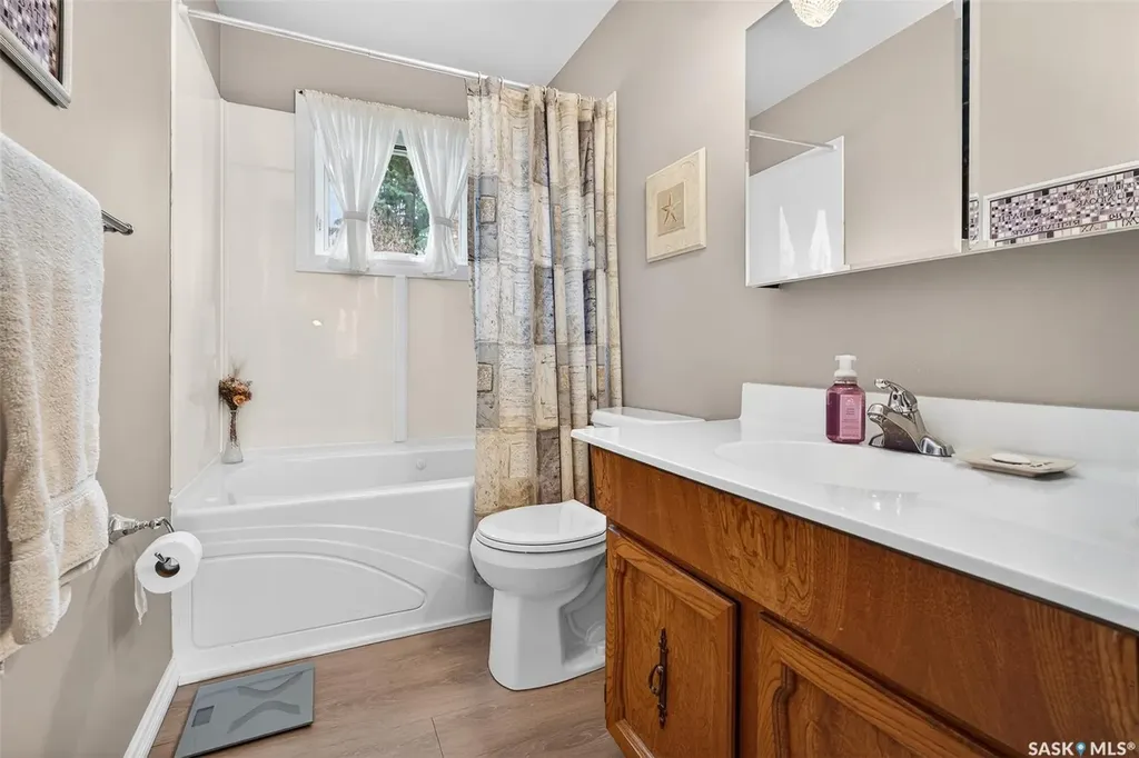 1380 Regal Crescent Moose Jaw SK S6H 7S2