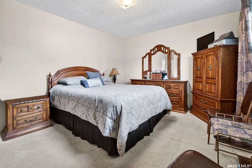 1380 Regal Crescent Moose Jaw SK S6H 7S2