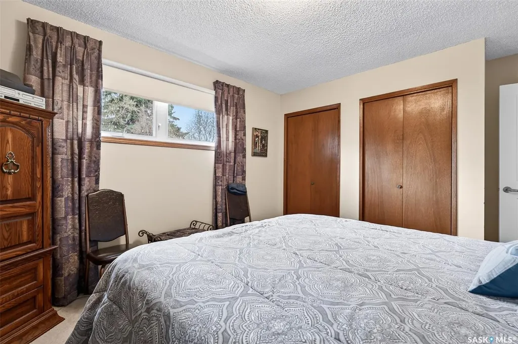 1380 Regal Crescent Moose Jaw SK S6H 7S2