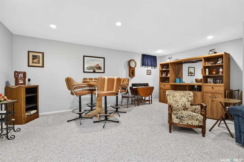1380 Regal Crescent Moose Jaw SK S6H 7S2