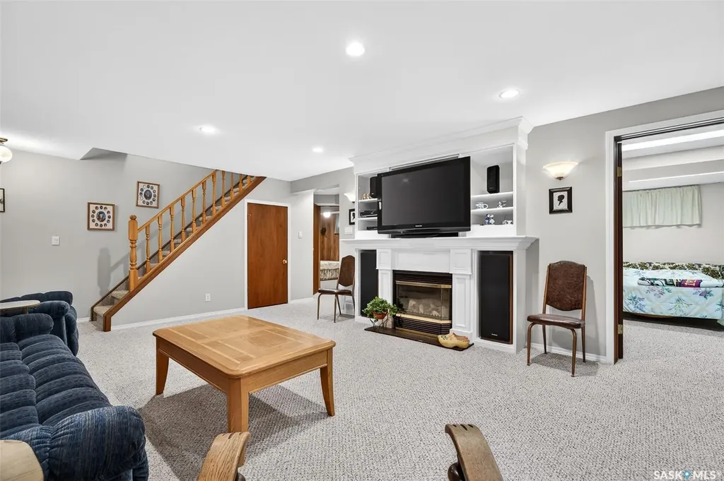1380 Regal Crescent Moose Jaw SK S6H 7S2