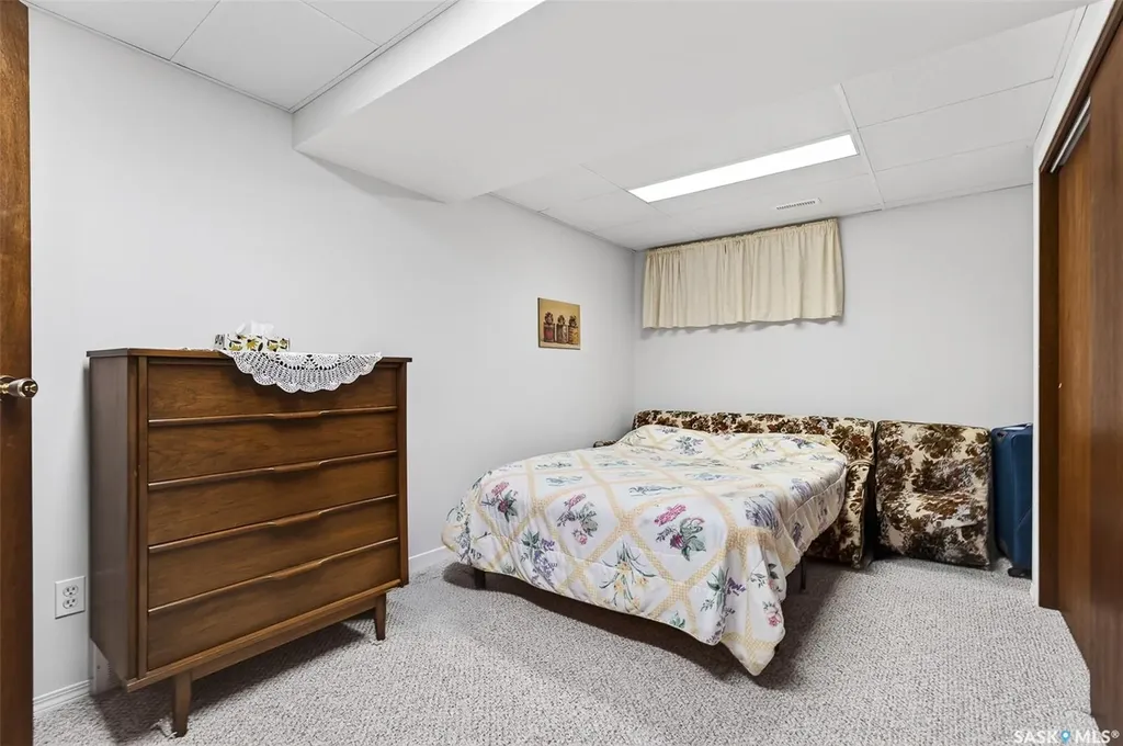 1380 Regal Crescent Moose Jaw SK S6H 7S2