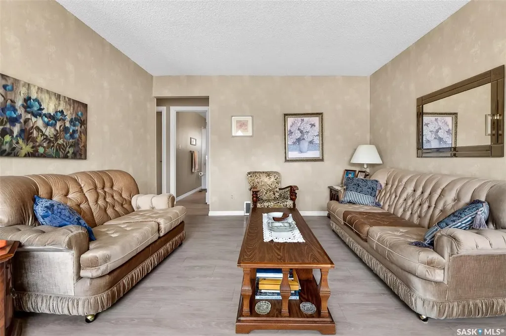1380 Regal Crescent Moose Jaw SK S6H 7S2