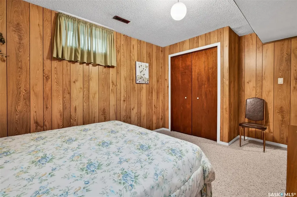 1380 Regal Crescent Moose Jaw SK S6H 7S2