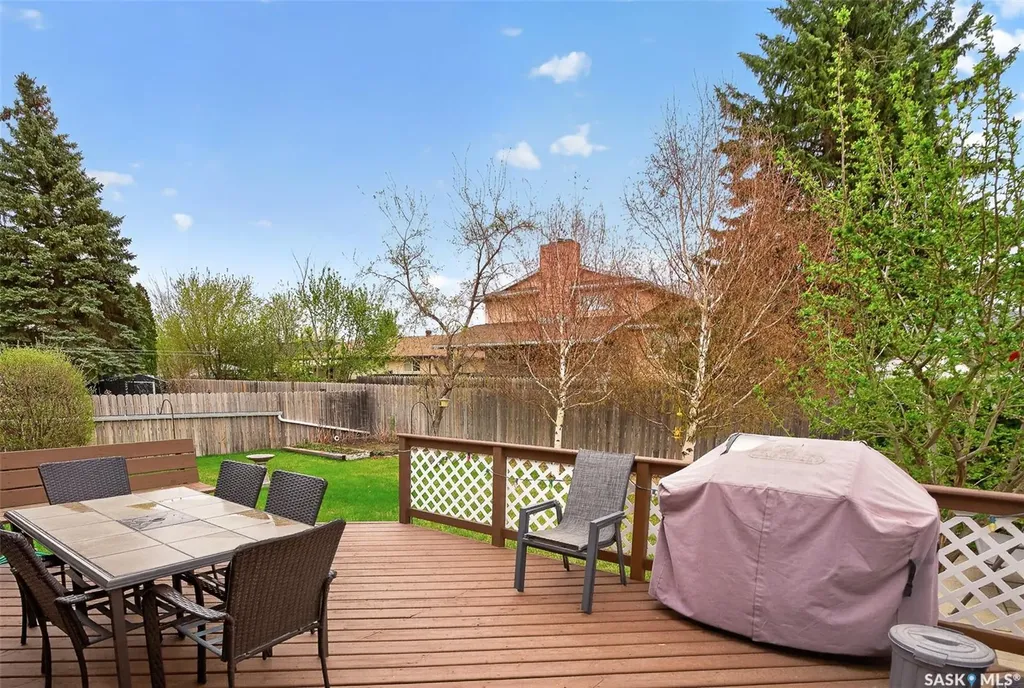 1380 Regal Crescent Moose Jaw SK S6H 7S2