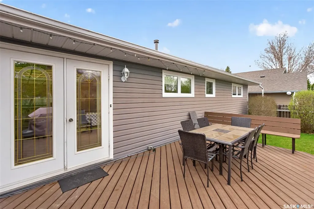 1380 Regal Crescent Moose Jaw SK S6H 7S2