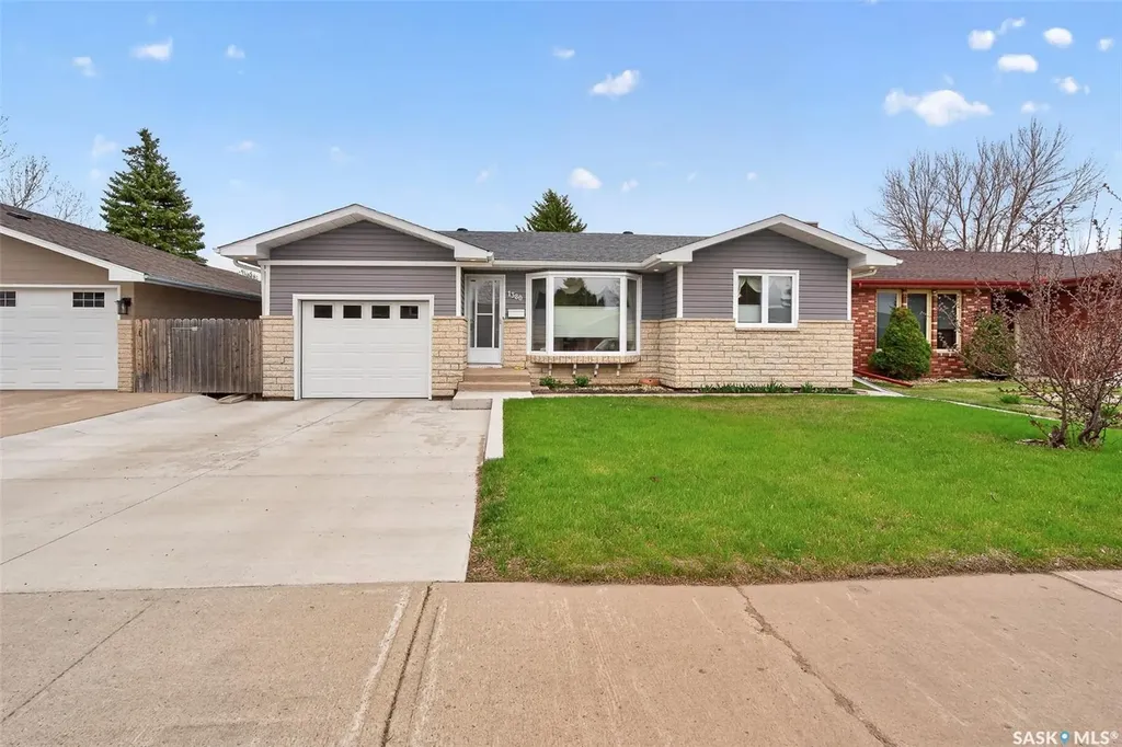 1380 Regal Crescent Moose Jaw SK S6H 7S2