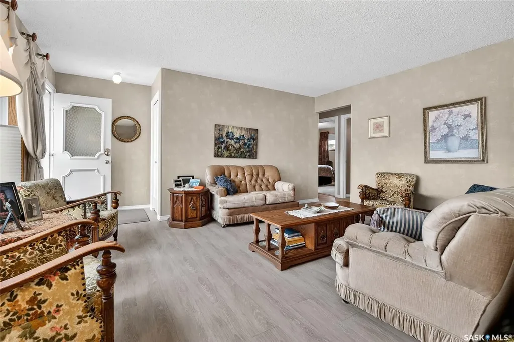 1380 Regal Crescent Moose Jaw SK S6H 7S2