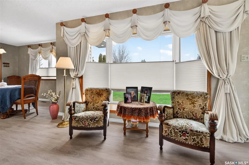 1380 Regal Crescent Moose Jaw SK S6H 7S2