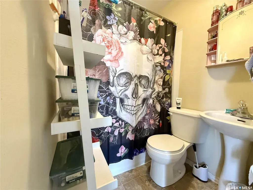 1228 1st Avenue N Saskatoon SK S7K 1Y6