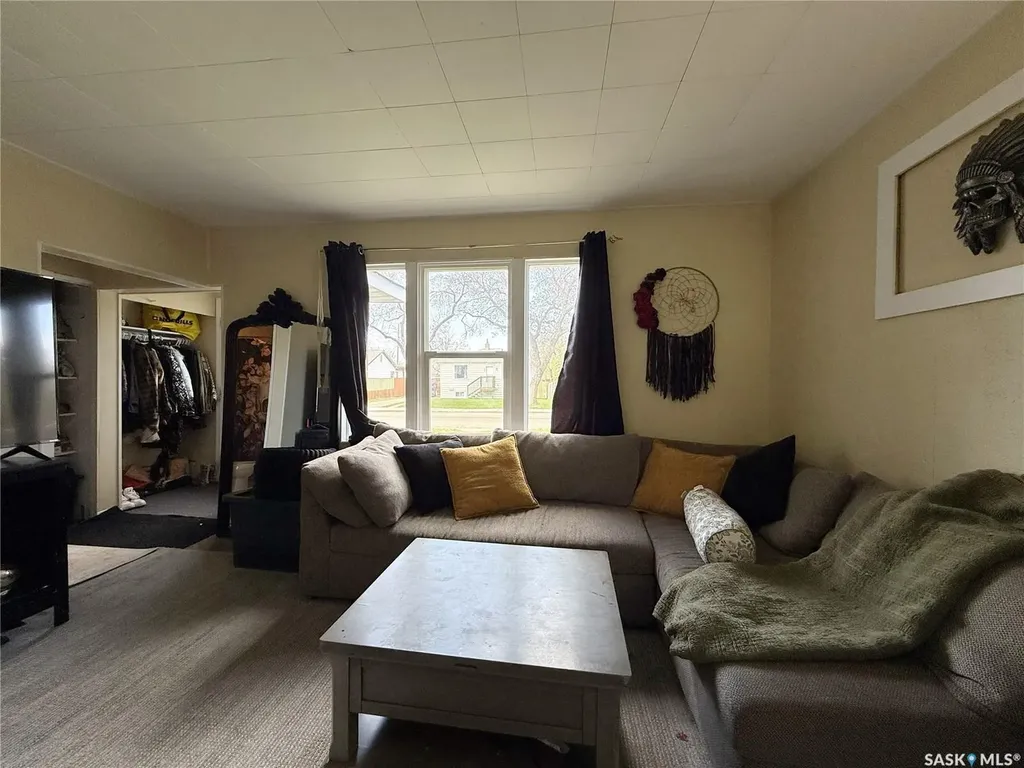 1228 1st Avenue N Saskatoon SK S7K 1Y6