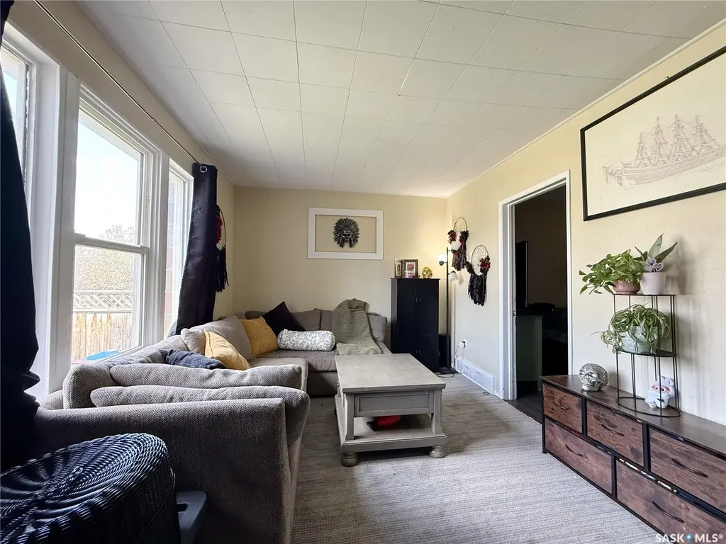 1228 1st Avenue N Saskatoon SK S7K 1Y6