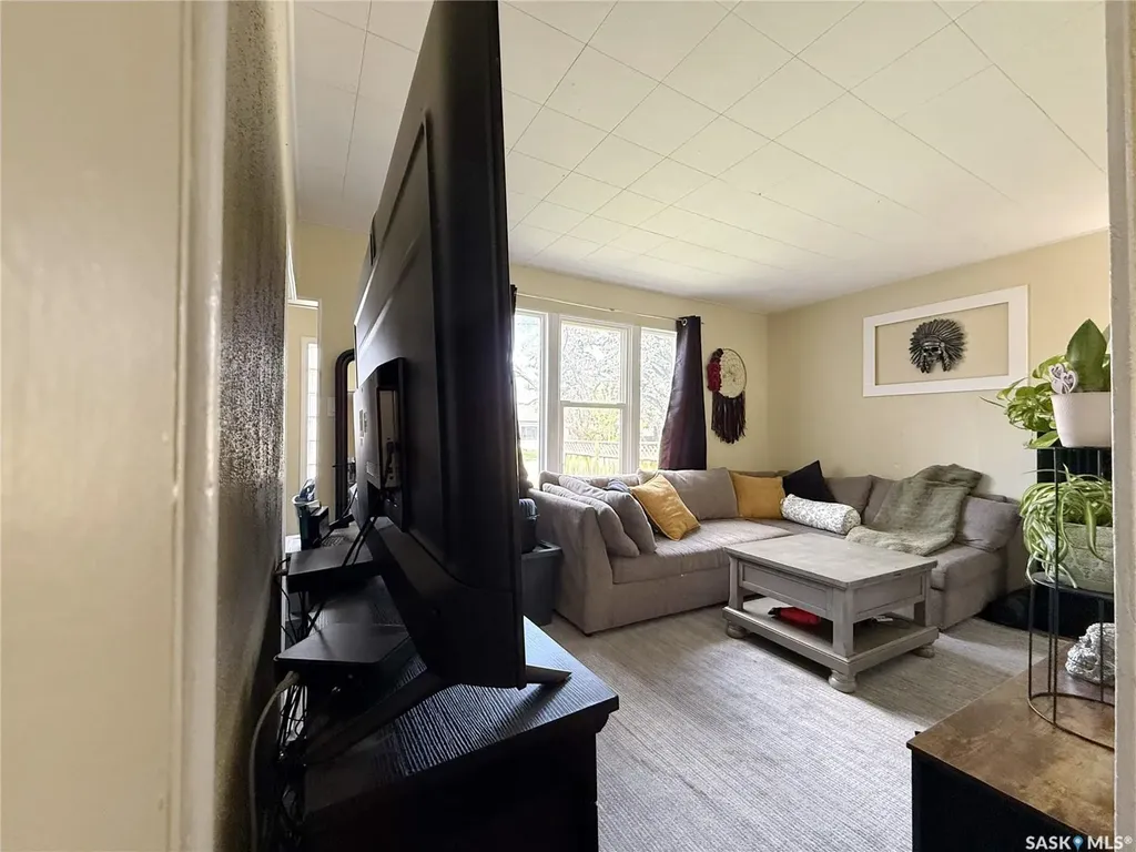 1228 1st Avenue N Saskatoon SK S7K 1Y6