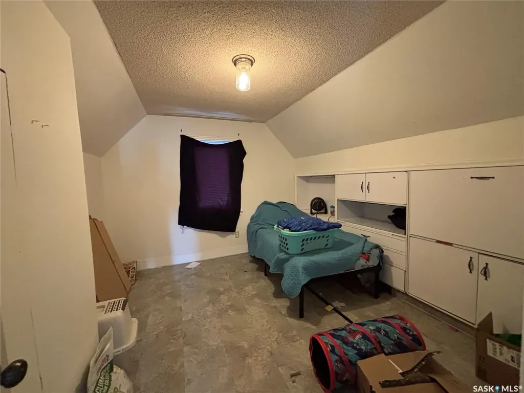 161 Halifax Street N Regina SK S4R 2W5