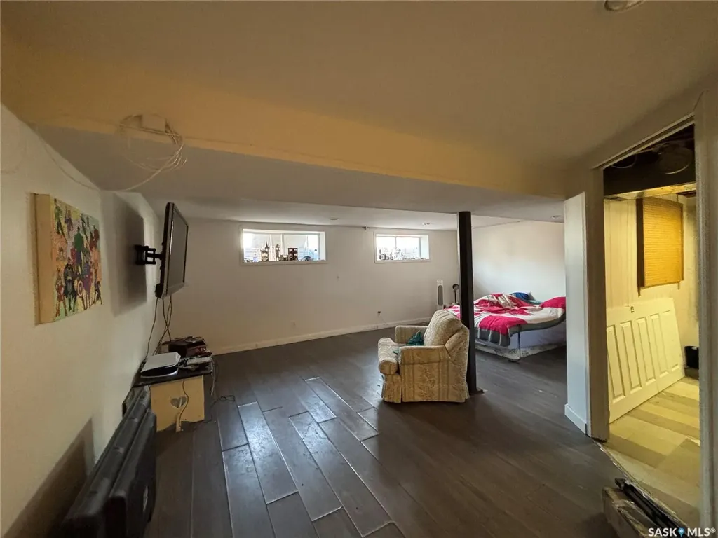161 Halifax Street N Regina SK S4R 2W5
