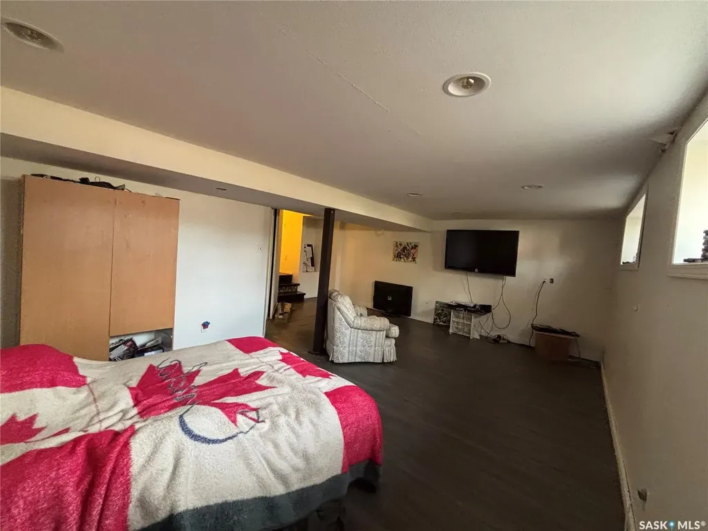 161 Halifax Street N Regina SK S4R 2W5