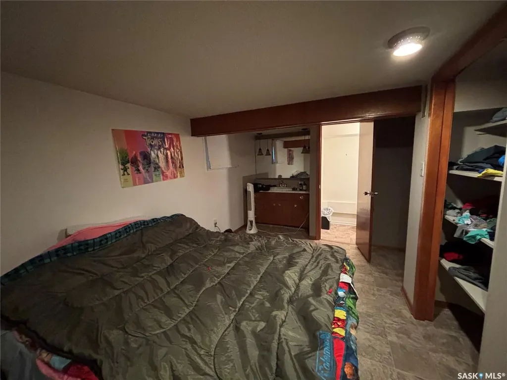 161 Halifax Street N Regina SK S4R 2W5