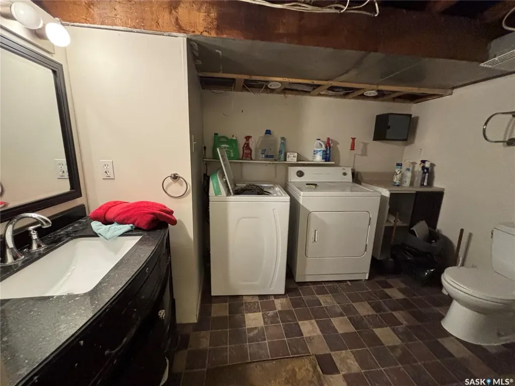161 Halifax Street N Regina SK S4R 2W5