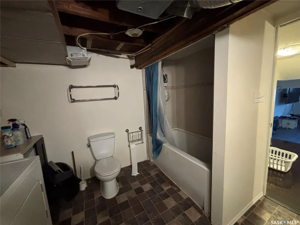 161 Halifax Street N Regina SK S4R 2W5