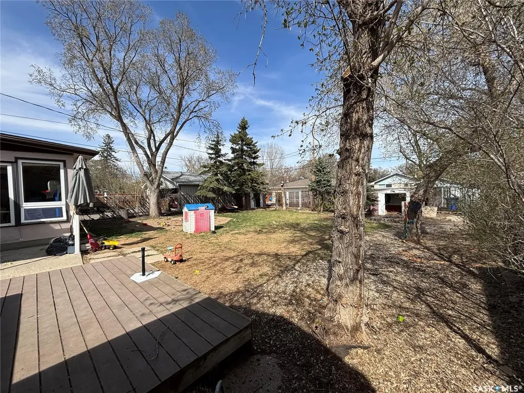 161 Halifax Street N Regina SK S4R 2W5