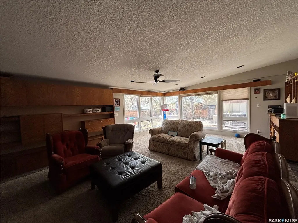 161 Halifax Street N Regina SK S4R 2W5